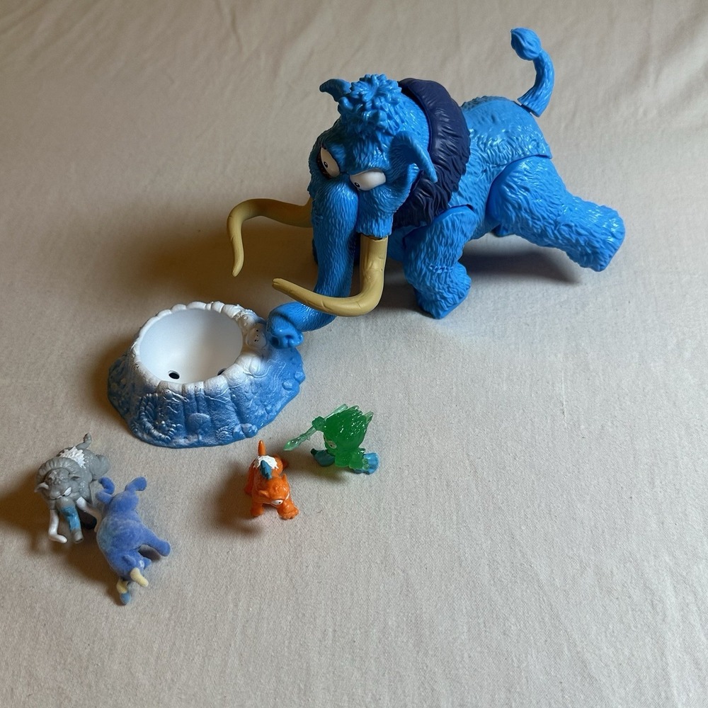 Smashers Dino Ice Age Surprise Egg By ZURU Blue Frozen Mammoth And Figures‎ (6)